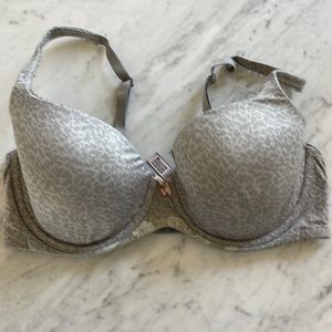 Victoria's Secret Body by Victoria 34DD